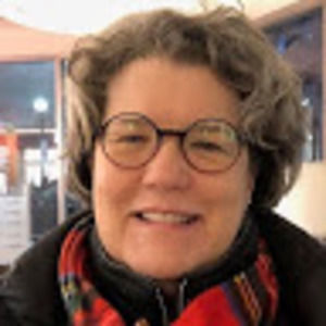 Meet your Posher, Maura